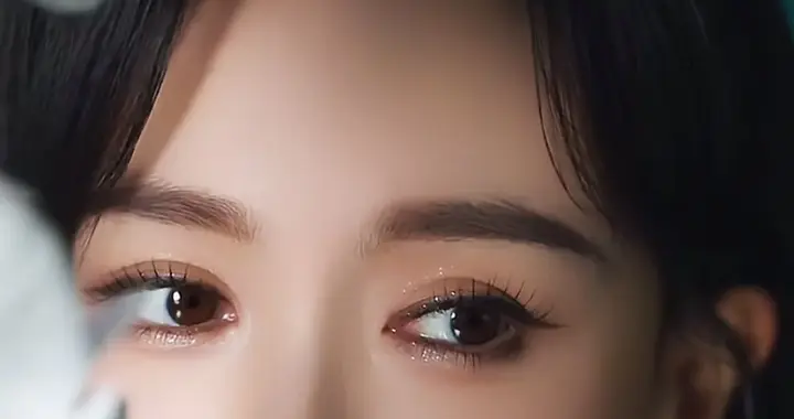 唐嫣又美出新高！拒绝甜妹感，这次的大波浪+红唇太有御姐味了！