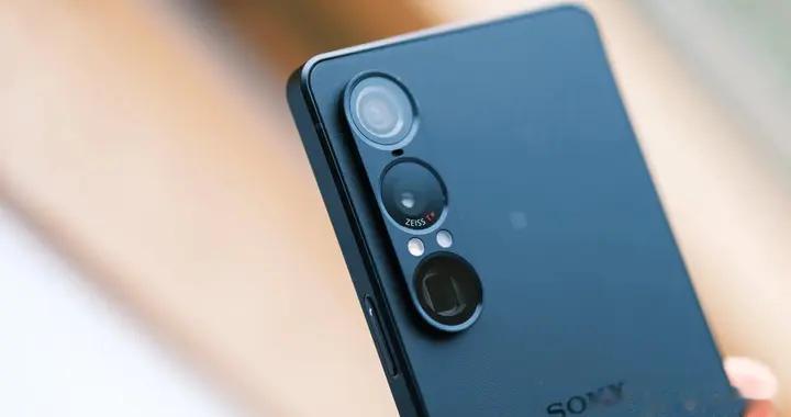 我试图喜欢索尼手机，但它的过时定位让人无法喜欢