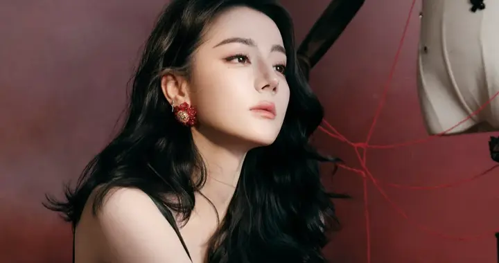 美女壁纸-第6114期-迪丽热巴