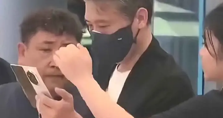 李乃文1.5万新手机刚拆封就遭助理摔 黑脸心疼 网友：助理要失业？