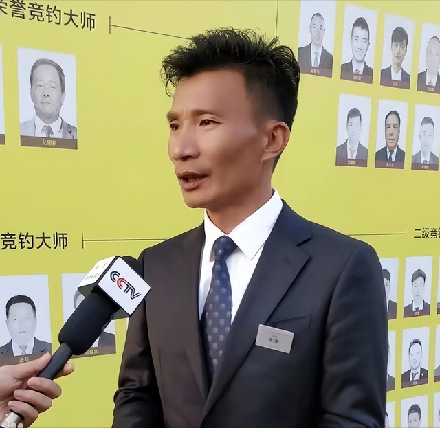 |拉饵钓鲫鱼要称饵重，详解朱清大师的钓鱼思路，新手值得一学