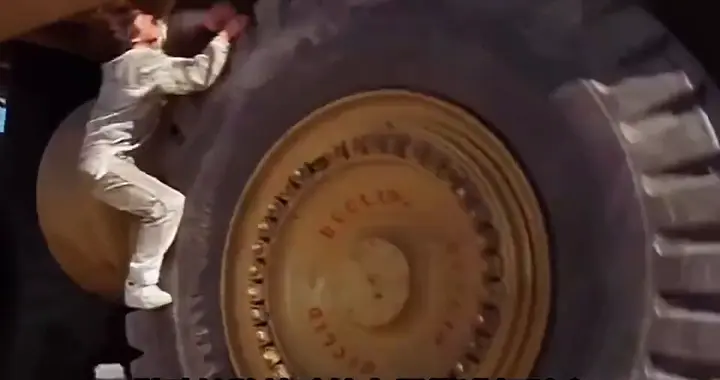 成龙的这段现在有几人敢模仿？