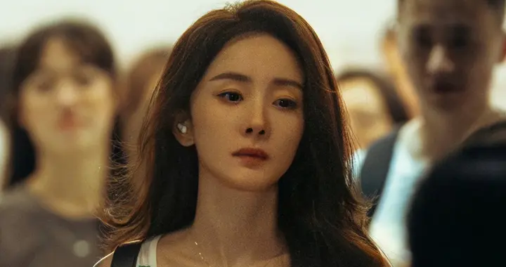 杨幂一脸疲惫还演少女？85花状态都堪忧，还是倪妮更清醒！
