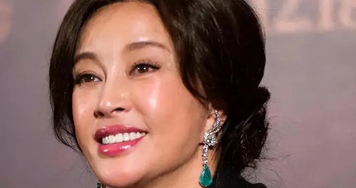 凌晨在北京去世，75岁谈8个男友，刘晓庆身上的谣言个个离谱