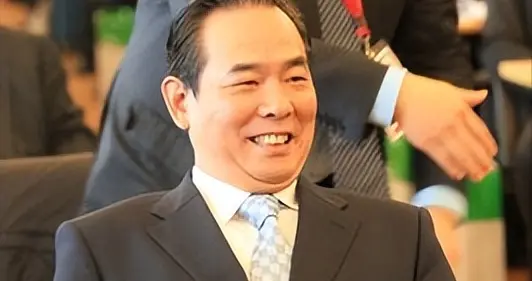 64岁蔡振华老婆，是我们熟悉的艺术家，如今演员儿子成两人的骄傲