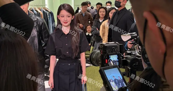 李沁的美貌被低估了，眉清目秀气质温婉 35岁依然顾盼生姿楚楚动人