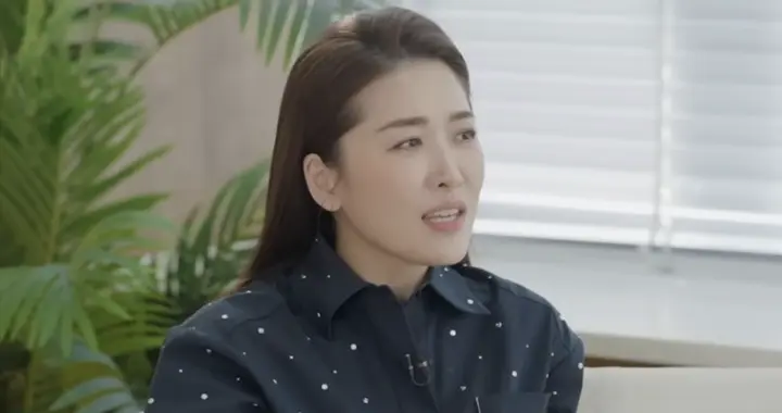 周励淇罕谈与前任恋情，称不开心才分开，与郑嘉颖分手不再是朋友