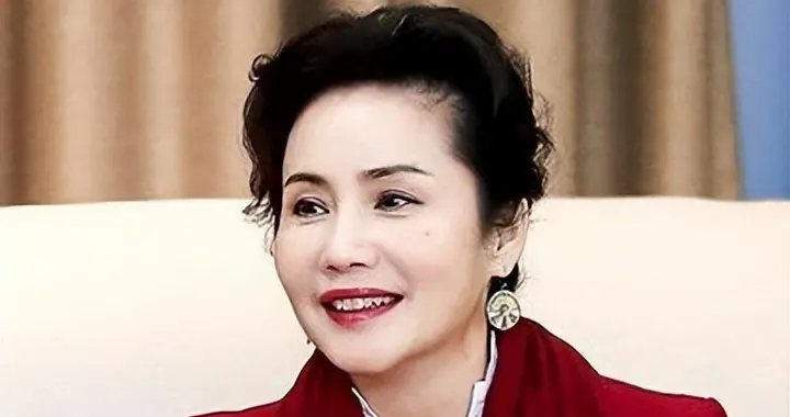 徐俐往事，二婚携子觅良缘，央视29载后解锁多彩退休人生