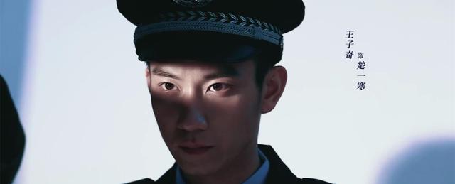 警匪剧《黑白密码》首播质量高，武打戏风格复古，连看4集不过瘾