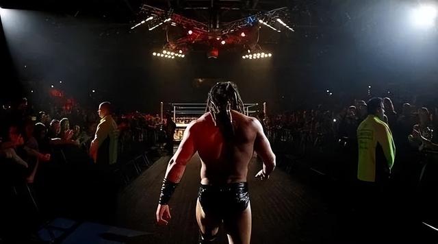 WWE职业选手，从肌肉猛男变性成女人，这画风我真不敢看….