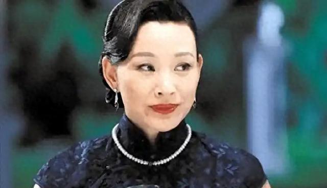 春晚至今后悔邀请她，捧了个“麻烦精”，导演：当时我都不想活了