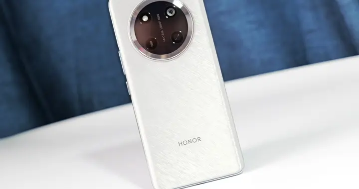 荣耀“千元机皇”诞生！2米抗摔+6600mAh+卫星通信+3840HZ