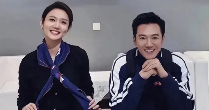 \央视穷鬼\龙洋底牌被扒光，每月撑死赚2万，和张韬关系一目了然