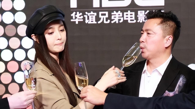 把戏子捧上天，四年赔光63亿，华谊兄弟大裁员背后，是娱圈的悲哀