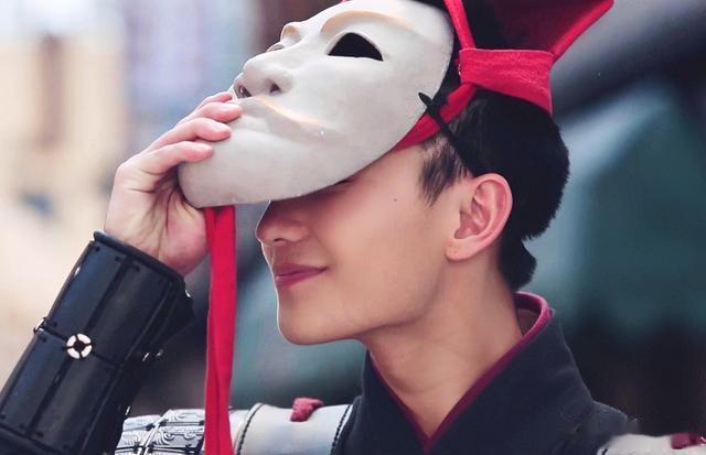 有效摘面具VS无效摘面具，有人一眼万年，有人真想反手给他扣回去