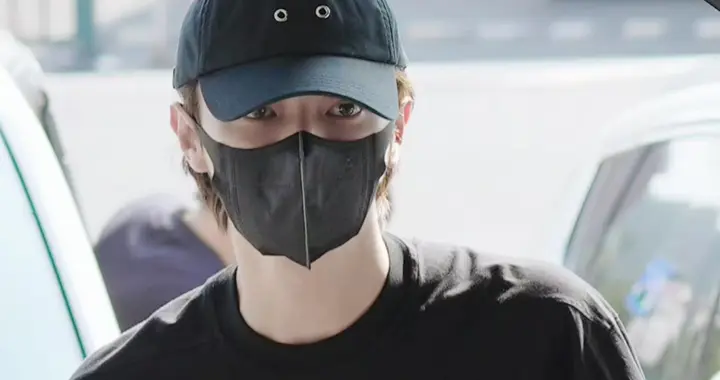 许凯复出进组！疑获资本力保，至今未回应赌博事件，网友怒斥头铁