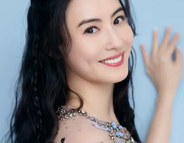 张柏芝写真鉴赏｜身材依旧迷人