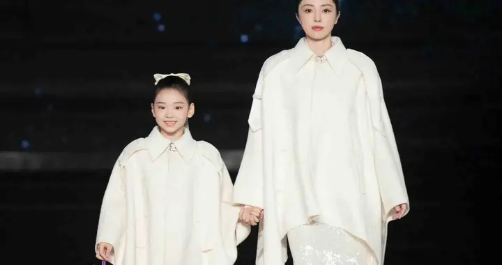 张帅时装秀星二代抢镜，黄奕推女遇冷，谁在偷偷当赢家？