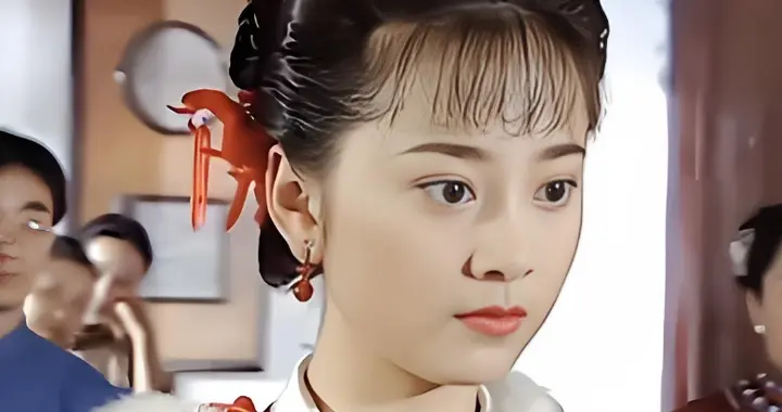 她是最干净的女演员，与小4岁丈夫结婚18年零绯闻，对婆婆像亲妈