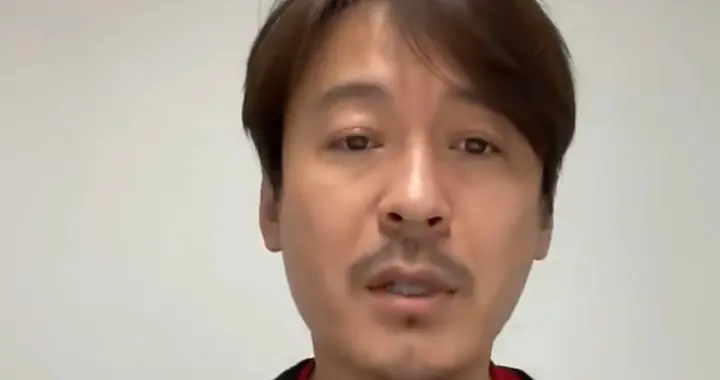 47岁知名男演员官宣离婚，为养活三个孩子直播带货，曾承认家暴