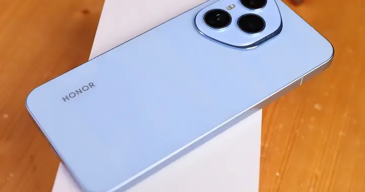 荣耀努力冲销量！超窄直屏+7200mAh+50倍变焦，国补后售价更亲民