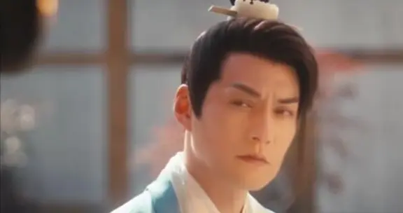 一把年纪又老又丑，还在演少男少女？这次严屹宽也走上刘晓庆老路