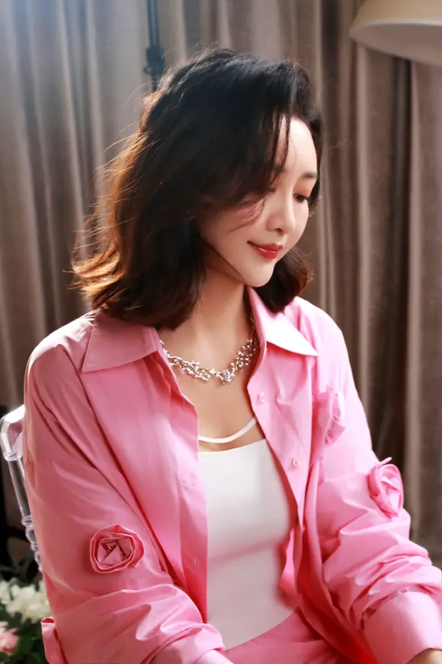 王鸥 短发长发都好美 很温柔