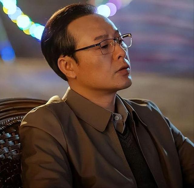 名气不如张颂文，演技不输张颂文，今46岁演完《孤舟》终于红了