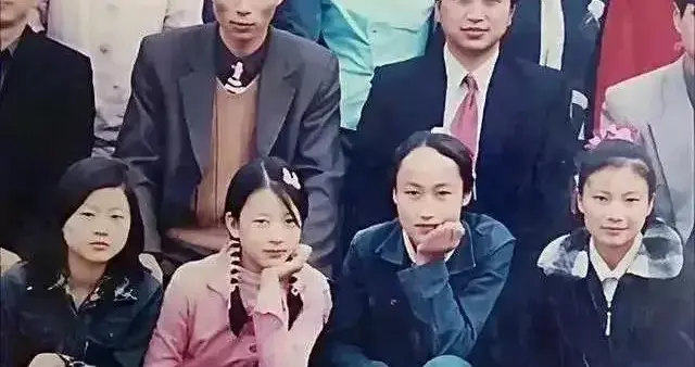 方媛中学毕业照就是天生丽质，天王郭富城真的好眼光