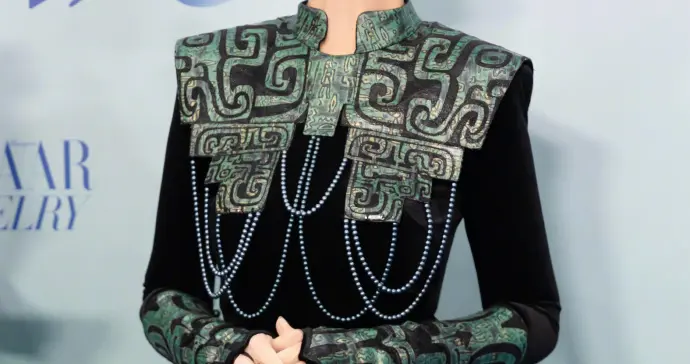 赵雅芝阿姨绿色粉黛写真，气质优雅大气太美了