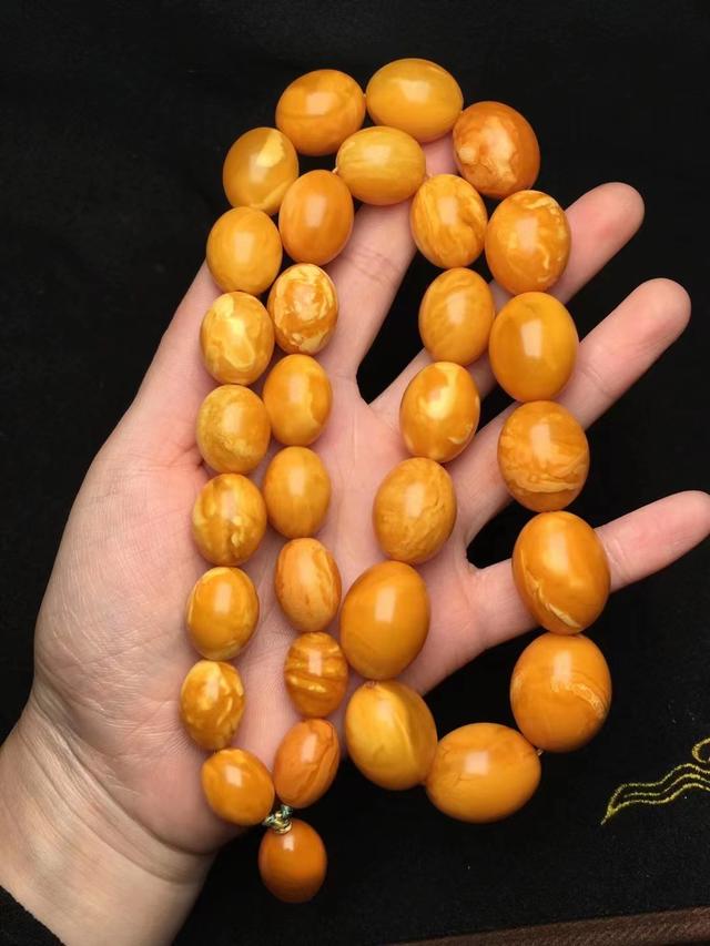 文玩|蜜蜡烤色做旧当老蜡卖算不算作假？文玩圈子里你不知道的那些事儿