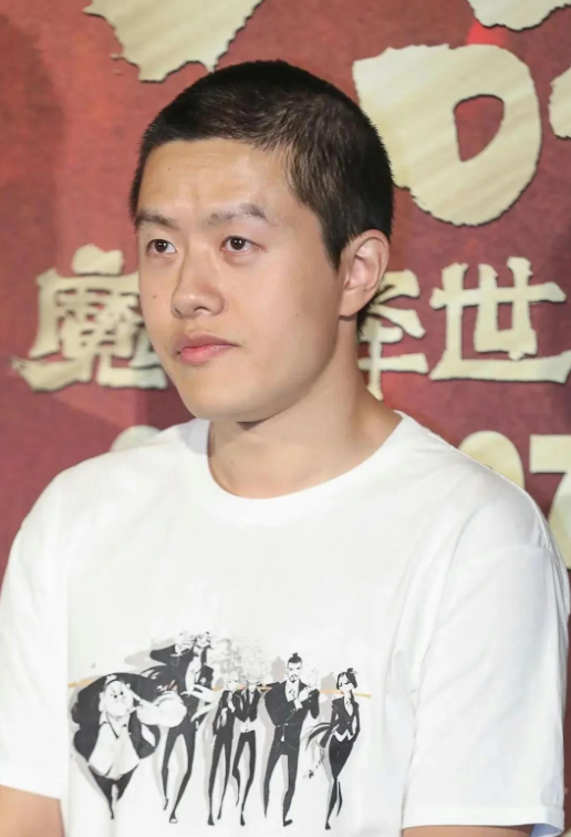 央视道贺！《哪吒2》创新高，但饺子导演的成功离不开他背后女人