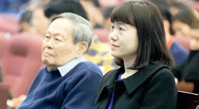 甘当19年替身,没孩子没遗产的翁帆,在杨振宁病危时野心“暴露”！