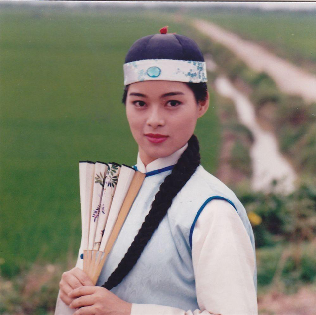 香港知名女星拒绝复出，讨厌潜规则，移民美国至今未婚无儿无女