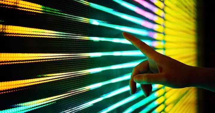 LG显示拟更换OLED面板金属箔材料，以降低成本