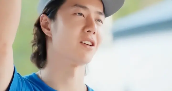 人心不足蛇吞象，王一博自曝是否结婚态度，恶心的一幕出现了