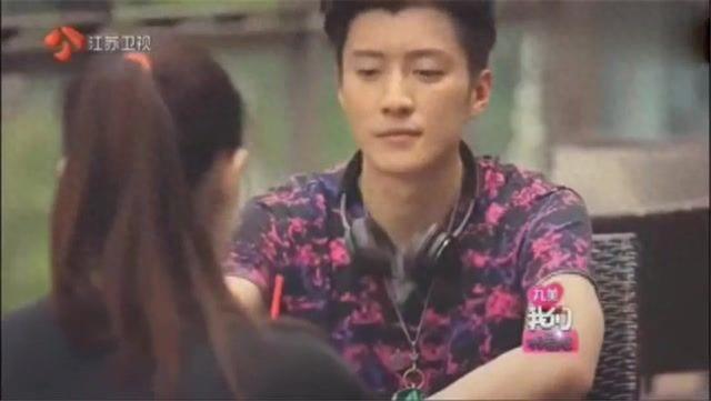 乔任梁强忍着身体不适，注意看徐露的反应，这对当时真的好美好！