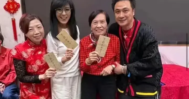 吴镇宇儿子近照曝光！17岁费曼胖成发面馒头，网友：这画风不对呀