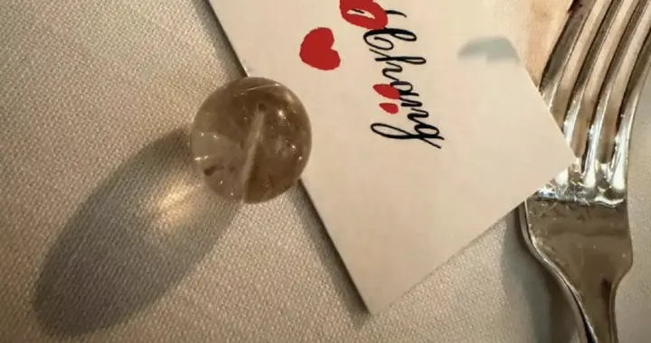 丁禹兮把水晶手串拆了送粉丝！这波散装宠爱直接杀疯了