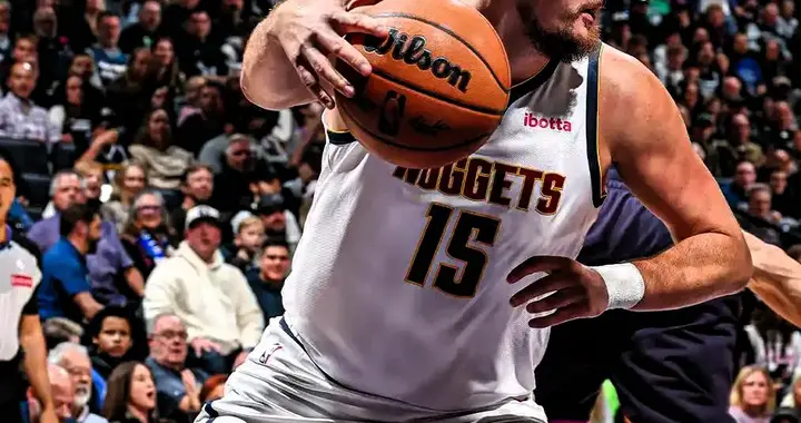 掘金7连胜暗藏恐怖定律！约基奇三双背后，爱德华兹26分成空砍