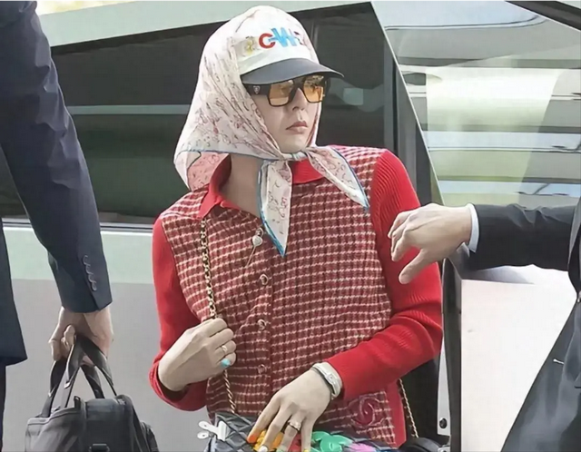 笑不活了！权志龙服完韩国兵役回来后变“权志凤” 网友评论笑麻了