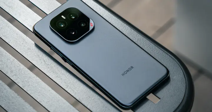 买手机想七年不换，9月可重点考虑这款，公认流畅度高耐用性强