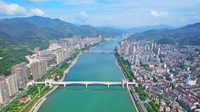 欧洲|浙江有一个神奇的小县城，一半像江南，一半像欧洲，风景美如画卷