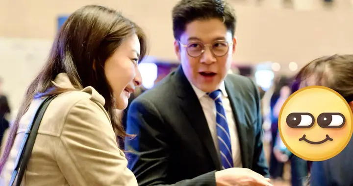 郭晶晶随霍启刚现身香港艺术节，夫唱妇随温柔得体，尽显恩爱幸福