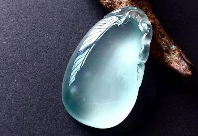 翡翠|知道「豆糯冰玻」就算行家？殊不知老种翡翠和嫩种翡翠才是关键