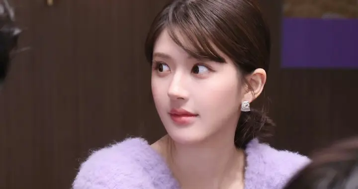 赵露思 她的眼睛像会说话