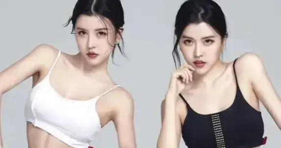 BY2高跟配瑜伽裤拍写真，实力藏在每一个细节里