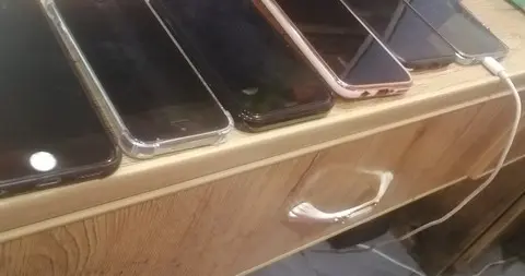 中端機卷瘋，旗艦很難繃！買旗艦的人，都是冤種嗎？