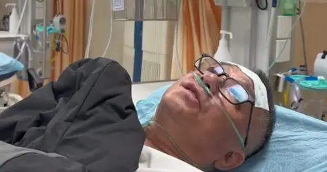 曝乔任梁父亲住院，为了节省硬吃8个死螃蟹，网友：没救了