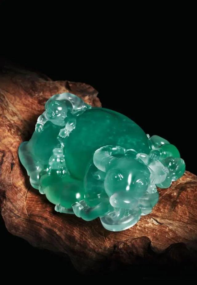 翡翠|玉赏 ▏翡翠玉雕艺术创作——《扭转乾坤》